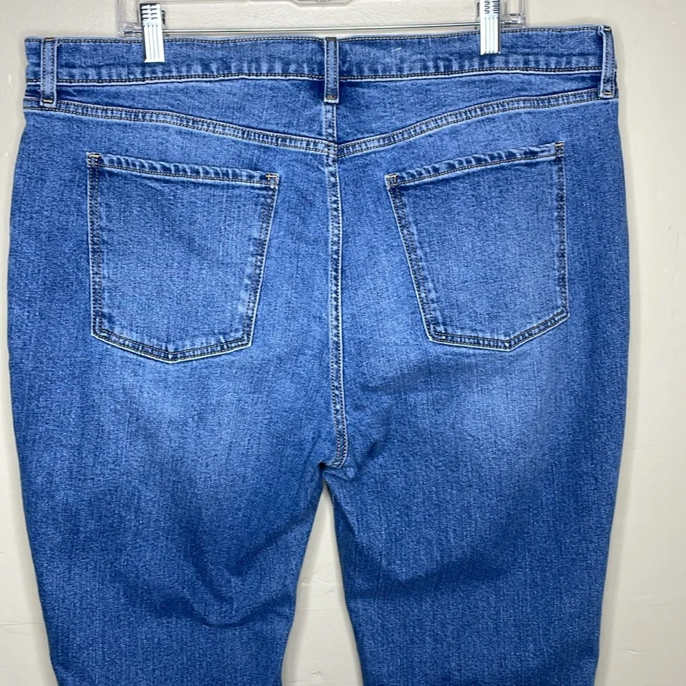 OLD NAVY Blue Jeans Mid Rise BOYFRIEND Medium Wash Skinny Leg 5 Pocket Denim 16